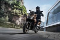 Tips Touring Jarak Jauh dengan Honda ADV160 agar Perjalanan Nyaman dan Aman