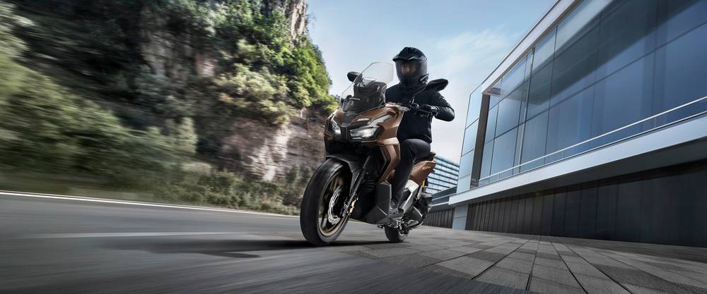 Honda ADV 160 skutik penjelajah tangguh untuk jalanan Yogyakarta