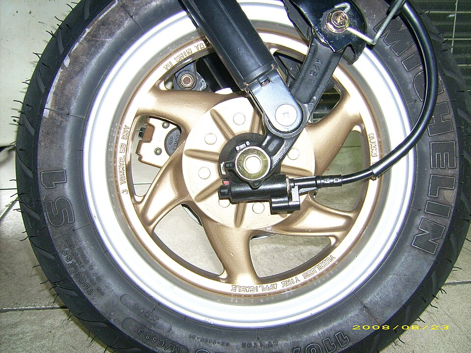 Tips Merawat Shockbreaker Belakang Motor Honda agar Empuk dan Awet di Jogja